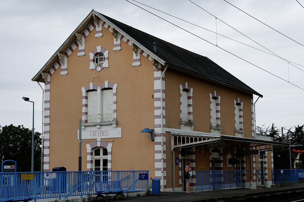 Gièvres (41130), Loir-et-Cher, la boucherie Le Bœuf Tricolore de Gièvres